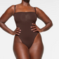 SKIMS STRAPLESS Thong Bodysuit Sculpt Sculpt من Skims Kim Kardashian 