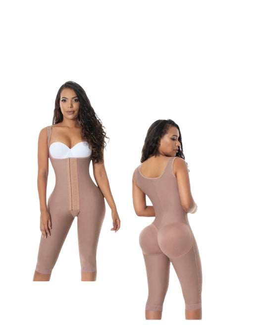 Post-surgical shaping girdles with thick straps